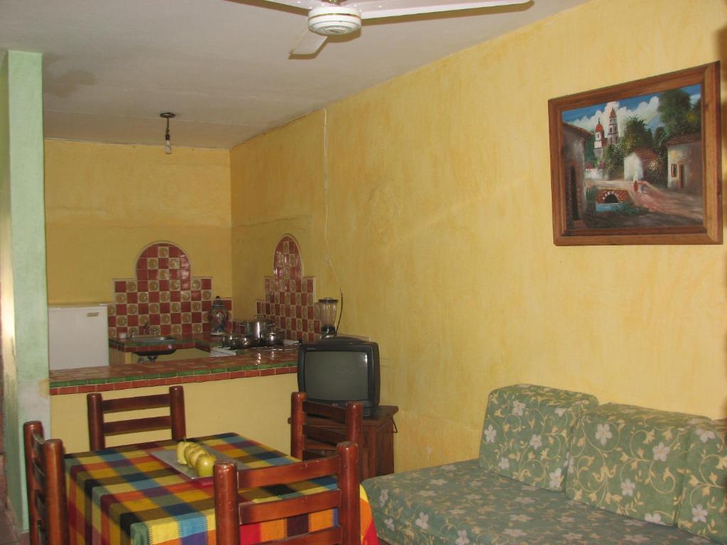 Bungalows El Delfin Rincon de Guayabitos Room photo