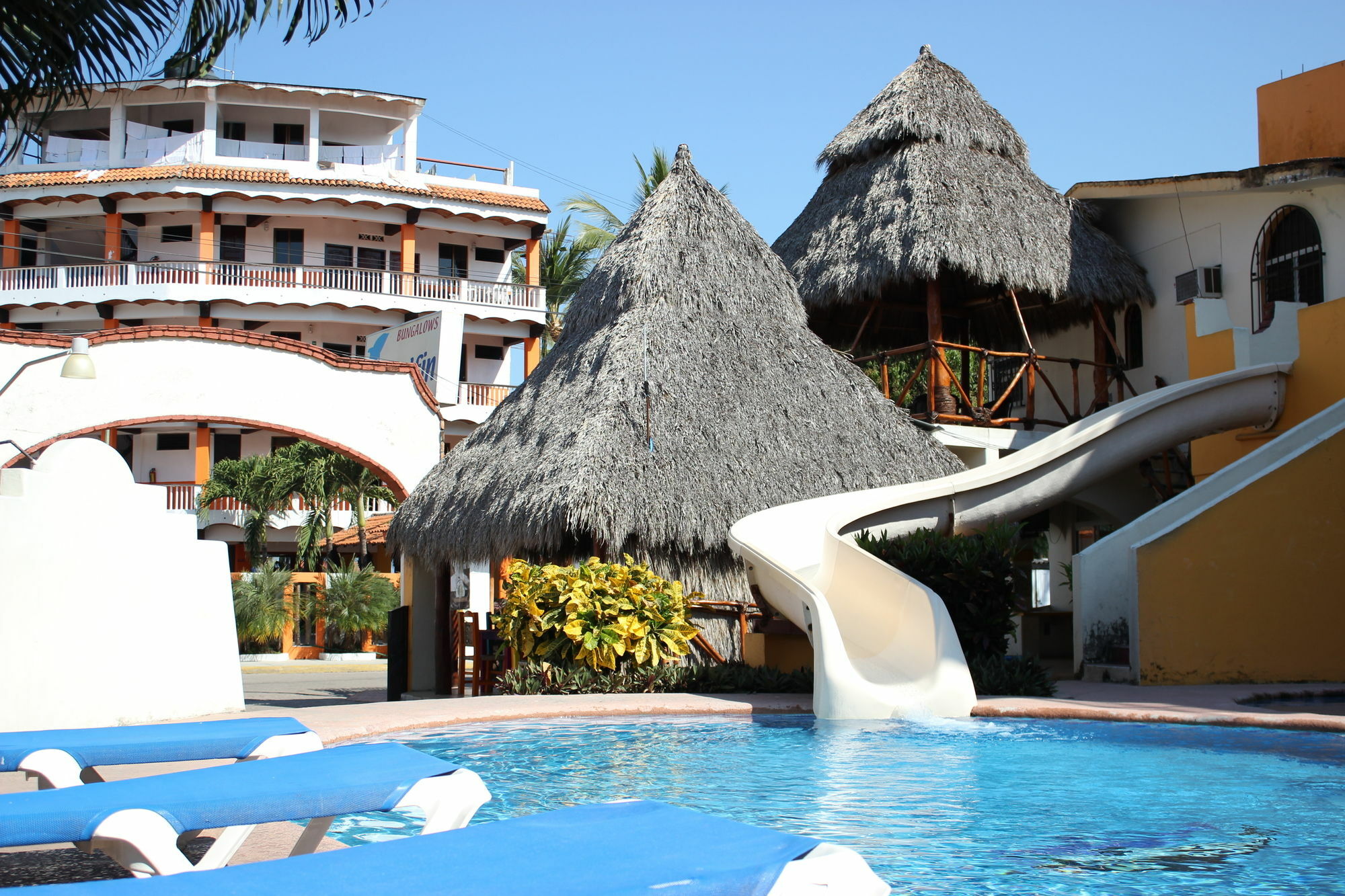Bungalows El Delfin Rincon de Guayabitos Exterior photo
