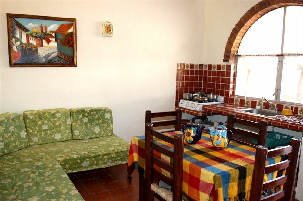 Bungalows El Delfin Rincon de Guayabitos Exterior photo